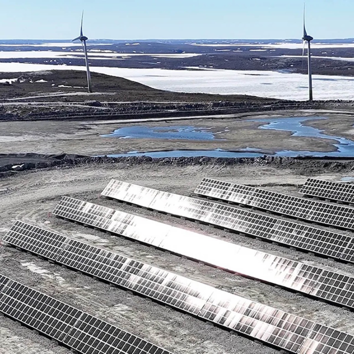 Solar panel farm at Rio Tinto’s Diavik Mine, Northwest Territories. (Courtesy of Rio Tinto) Diavik Diamond Mine solar farm installation